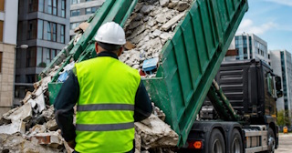 Вывоз строительного мусора в Сарове: услуги лицензированной компании — ПроМусор
